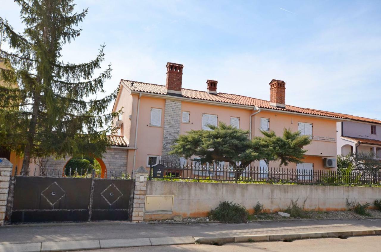 Villa Di Te Nema Пула Екстер'єр фото